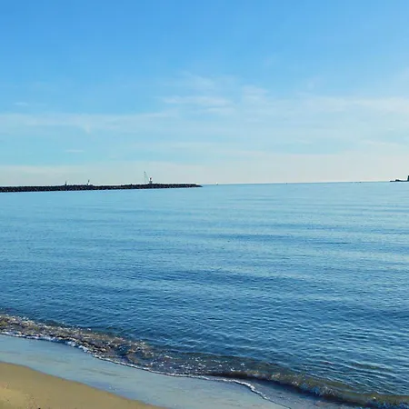 Апартаменти Au Calme Avec Terrasse Et Parking - Cap D'agde - Fr-1-249-438 *